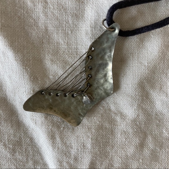 VINTAGE Hammered Silver Pendant Necklace - Picture 4 of 5